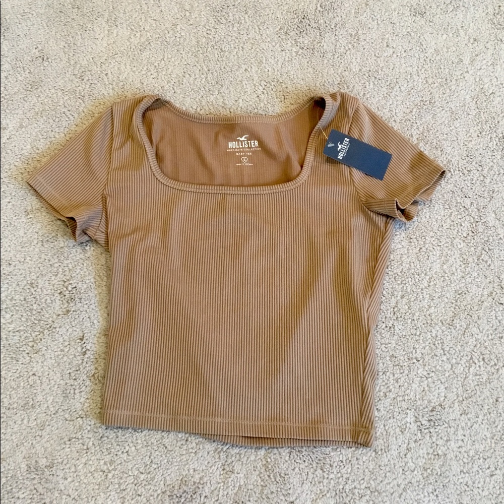 Hollister top